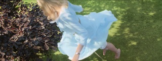 Ella Purnell feet photo thumbnail