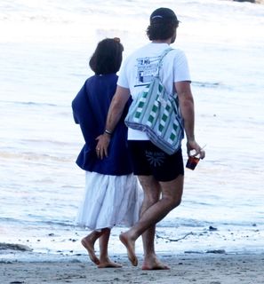 Ella Purnell feet photo thumbnail