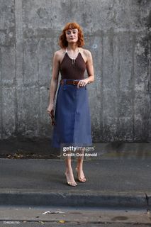 Ella Purnell feet photo thumbnail