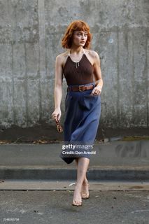 Ella Purnell feet photo thumbnail