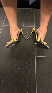 Ella Purnell feet photo thumbnail