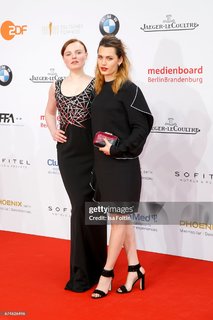 Ella Rumpf feet photo 12
