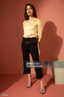 Ella Rumpf feet photo 3