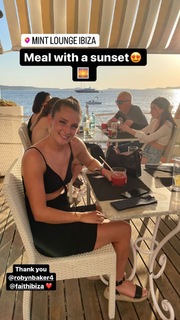 Ella Toone feet photo 9