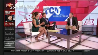 Elle Duncan feet photo thumbnail