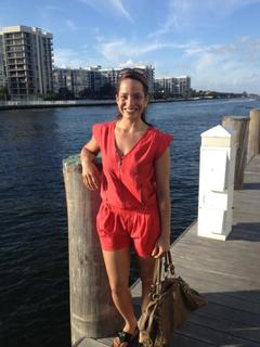 Elle Duncan feet photo thumbnail