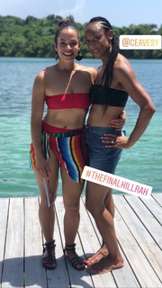 Elle Duncan feet photo thumbnail