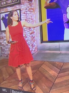 Elle Duncan feet photo thumbnail