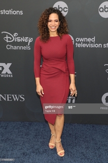 Elle Duncan feet photo thumbnail