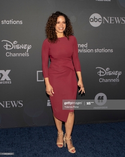 Elle Duncan feet photo thumbnail