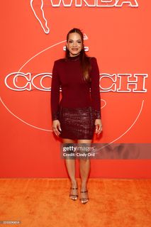 Elle Duncan feet photo thumbnail