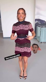 Elle Duncan feet photo thumbnail