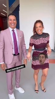 Elle Duncan feet photo thumbnail