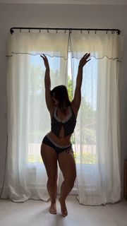 Elle Edwards feet photo 11
