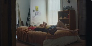 Elle Fanning feet photo thumbnail