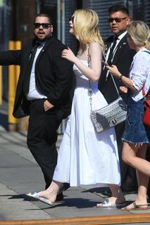 Elle Fanning feet photo thumbnail