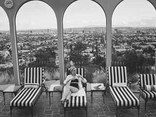 Elle Fanning feet photo thumbnail