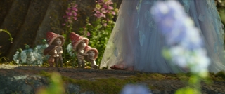 Elle Fanning feet photo thumbnail