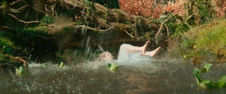 Elle Fanning feet photo thumbnail