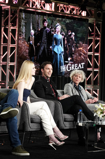 Elle Fanning feet photo thumbnail