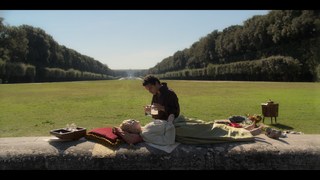 Elle Fanning feet photo thumbnail