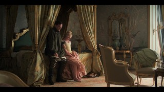 Elle Fanning feet photo thumbnail