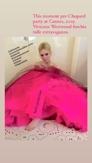 Elle Fanning feet photo thumbnail