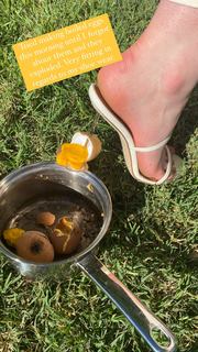 Elle Fanning feet photo thumbnail