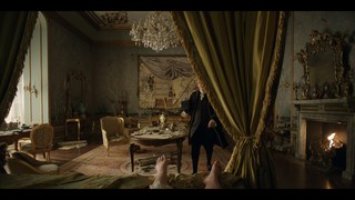 Elle Fanning feet photo thumbnail