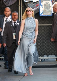 Elle Fanning feet photo thumbnail