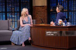 Elle Fanning feet photo thumbnail