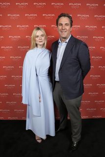 Elle Fanning feet photo thumbnail