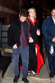 Elle Fanning feet photo 11