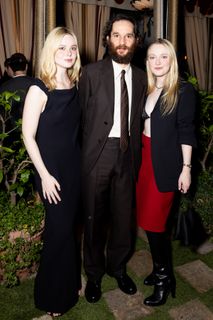 Elle Fanning feet photo 9