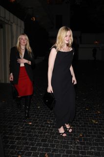 Elle Fanning feet photo 6