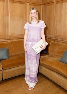 Elle Fanning feet photo 19