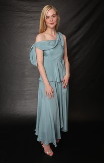 Elle Fanning feet photo 5