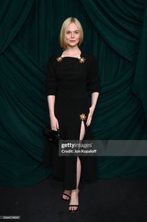 Elle Fanning feet photo 16