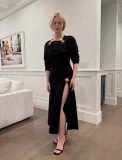 Elle Fanning feet photo 13