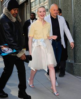 Elle Fanning feet photo 20