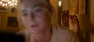 Elle Fanning feet photo 10