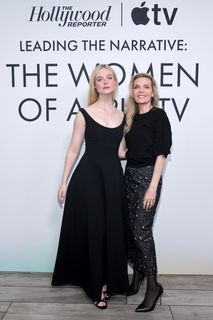Elle Fanning feet photo 11