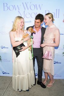 Elle Fanning feet photo 9