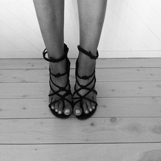 Elle Ferguson feet photo 2