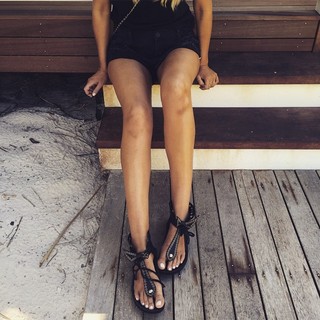 Elle Ferguson feet photo 5
