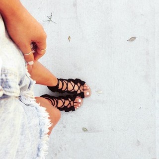 Elle Ferguson feet photo 4