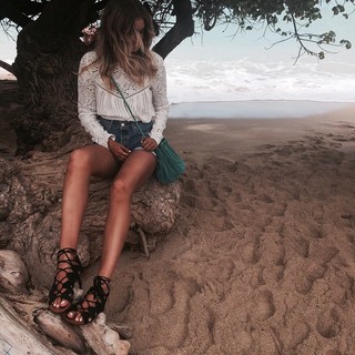 Elle Ferguson feet photo 8