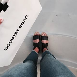 Elle Ferguson feet photo 20