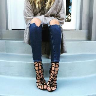 Elle Ferguson feet photo 19