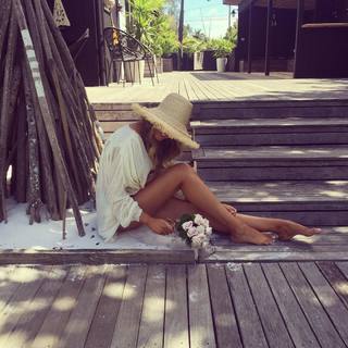 Elle Ferguson feet photo 3